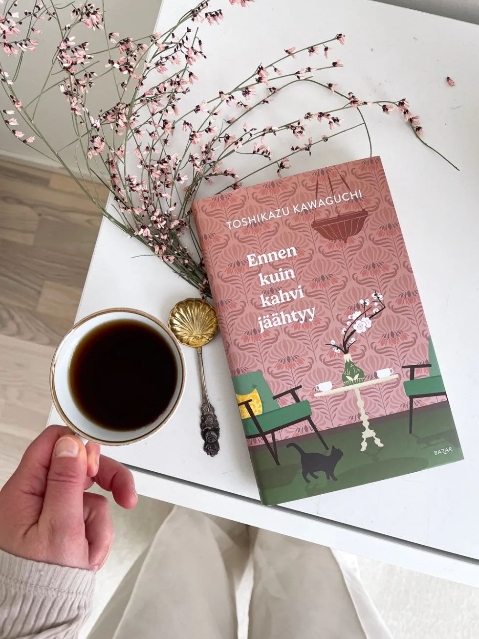 Ennen kuin kahvi jäähtyy