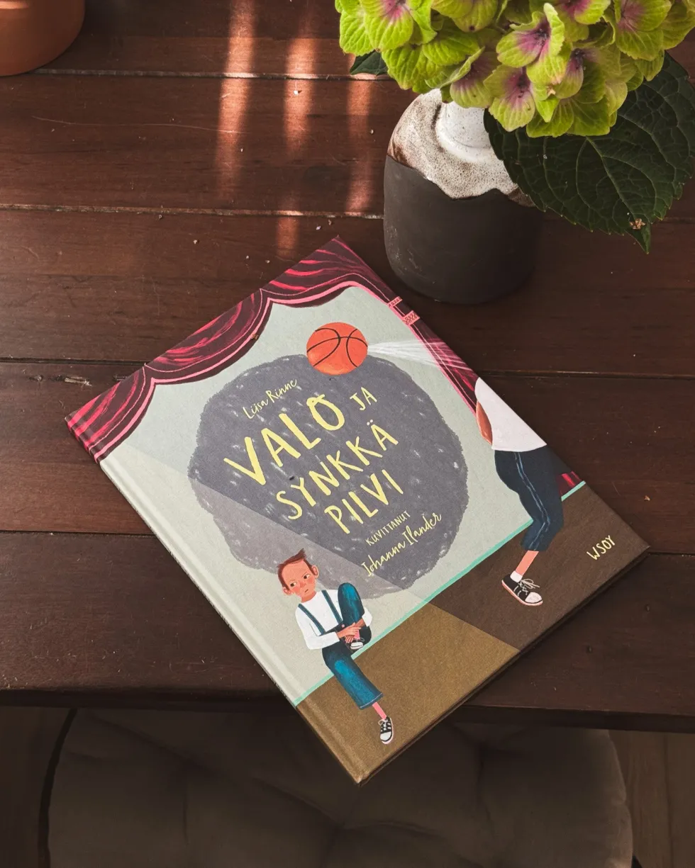 Valo ja synkkä pilvi